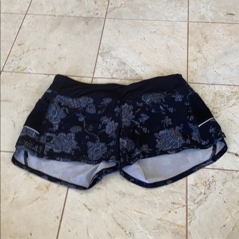 FLORAL PRINT RUNNING SHORTS 🌸 // never worn ‼️ - Picture 3 of 4